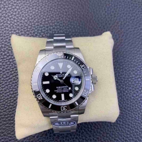 ROLEX SUBMARINER - Picture 1 of 1